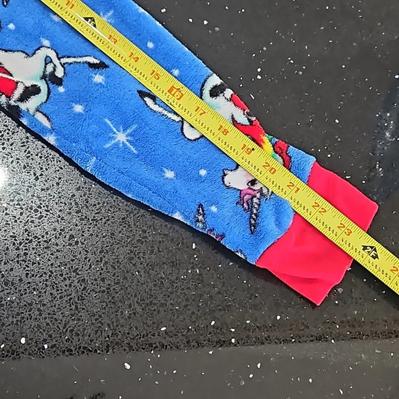 UNICORN ONESIE - Picture 13 of 14